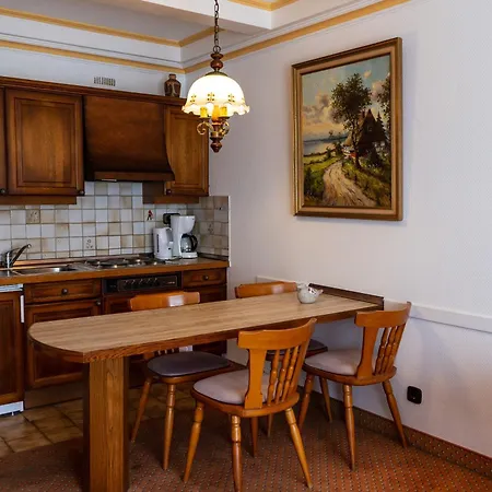 Aparthotel Hotel Appartement Landhaus Stutzi - Hotel Strandperle